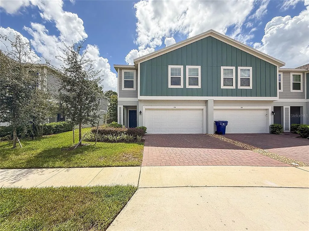 4 bed, 2.5 bath, 2104 sqft, $2,300 — Photo 1