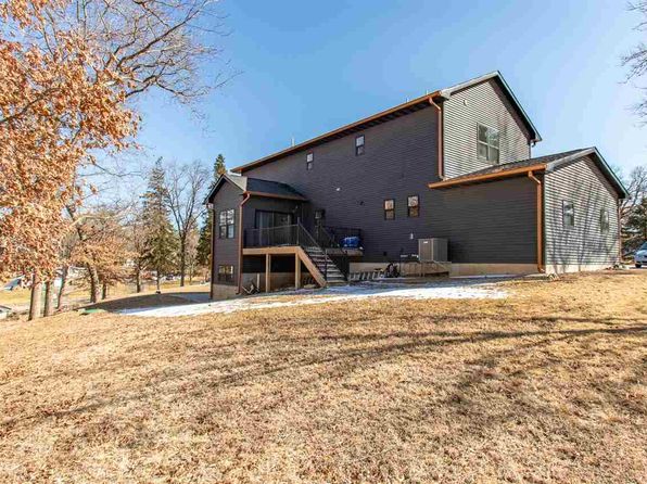 2442 Copi Rd NW, Tiffin, IA 52340