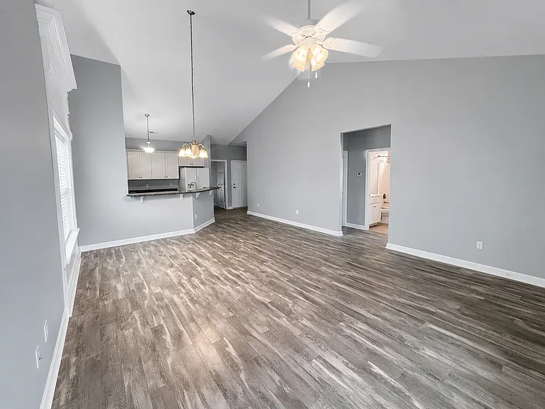 264 Archdale St — Photo 4