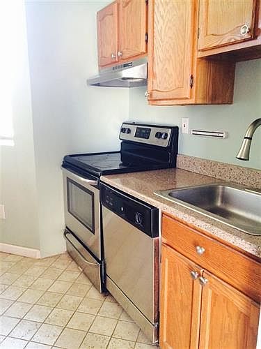 2nd image of 258 Barrow St #401