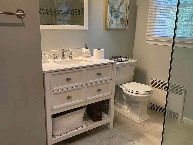 Full Bathroom (main floor)