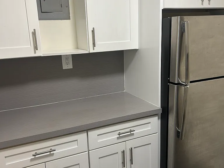 472 Howard Ave #2B — Photo 6