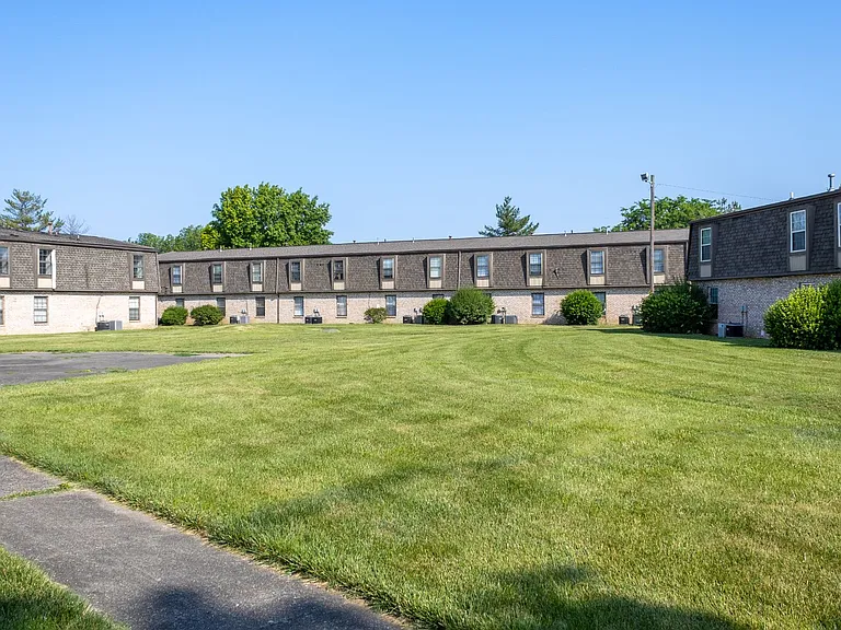 Courtyard Apartments — Photo 22