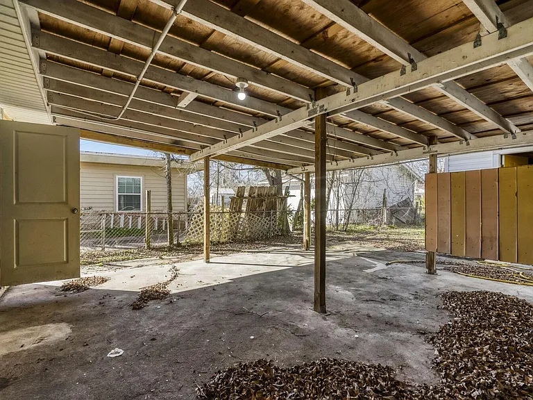 315 Acacia St — Photo 18