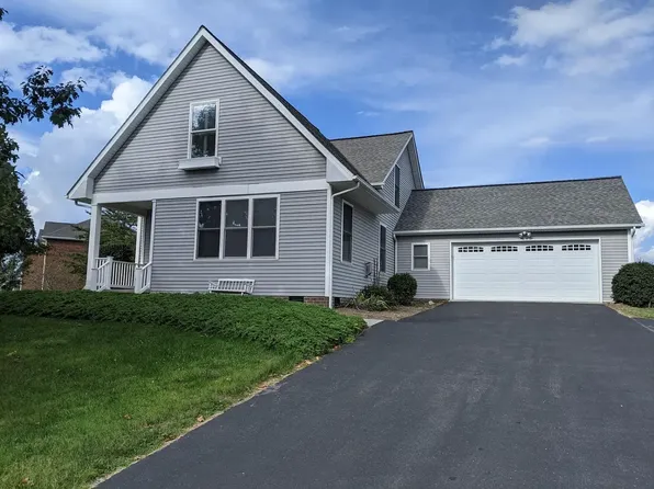 2710 Green Meadow Dr, Blacksburg, VA 24060