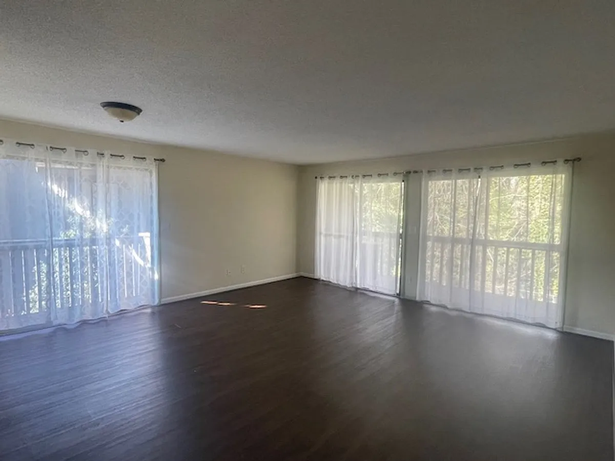 Building Photo - 114 Cedar Cove Ln