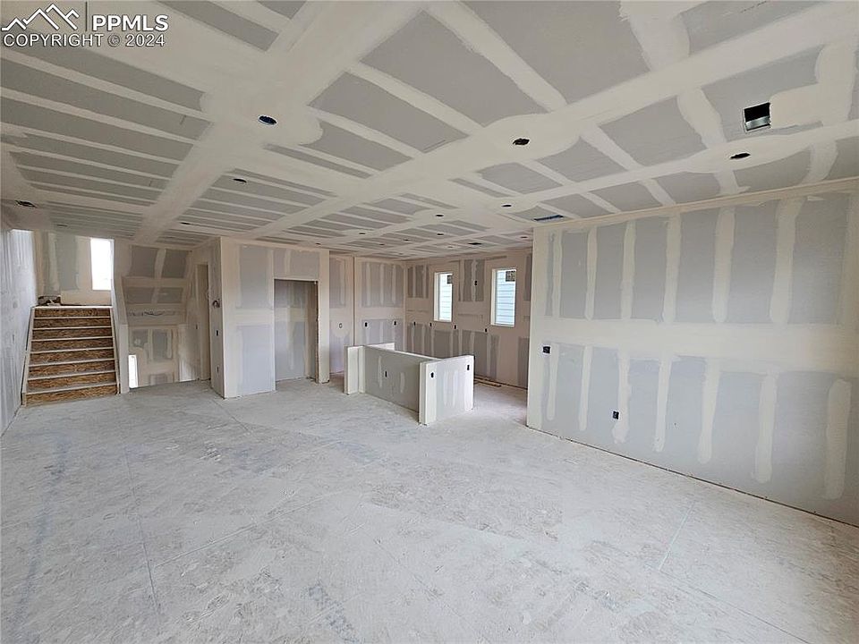 2nd image of 2153 Arikaree Hts