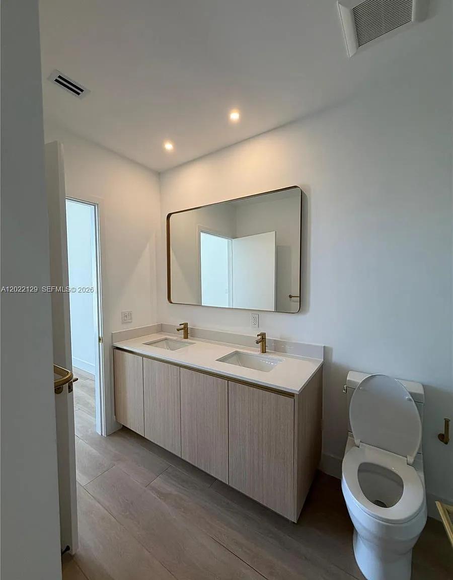 The Standard Midtown — Photo 3