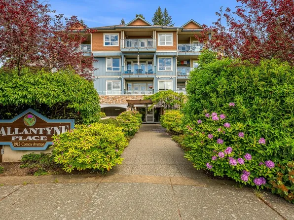1912 Comox Ave #303, Comox, BC V9M 3M7