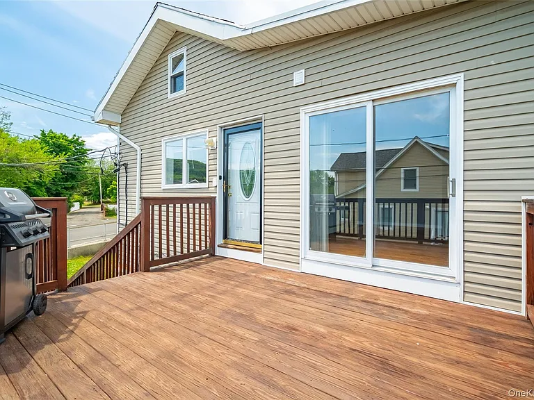 58 Samsondale Ave #A — Photo 5