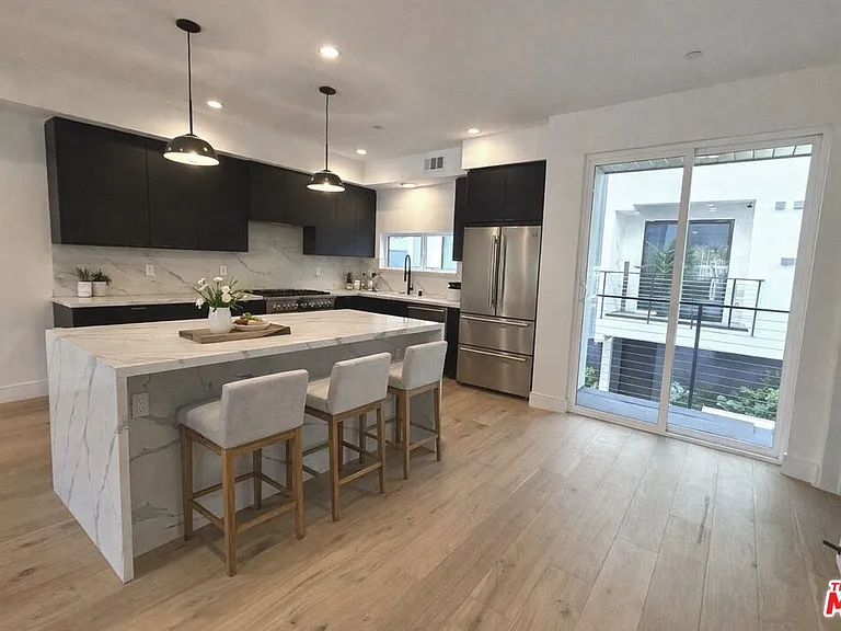 6847 N Figueroa St — Photo 4