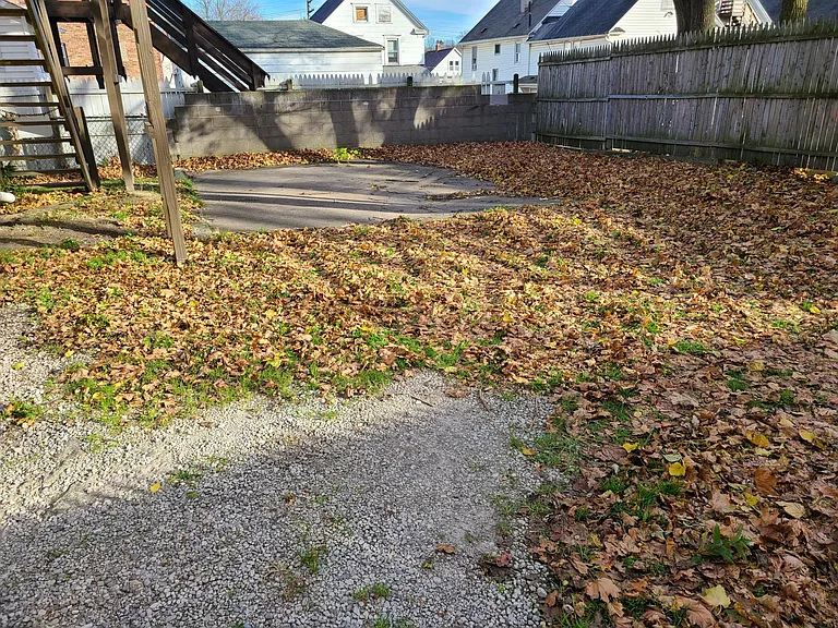 564 Carroll St — Photo 31