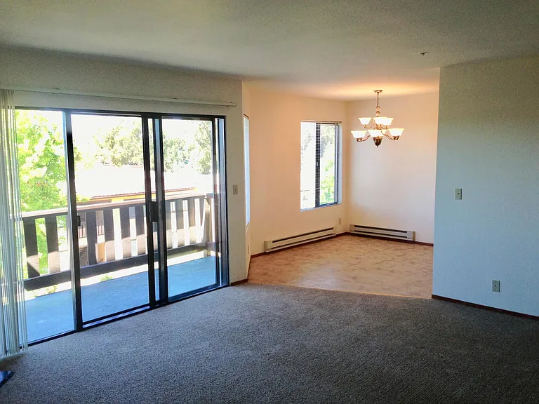 22815 Vermont St — Photo 4