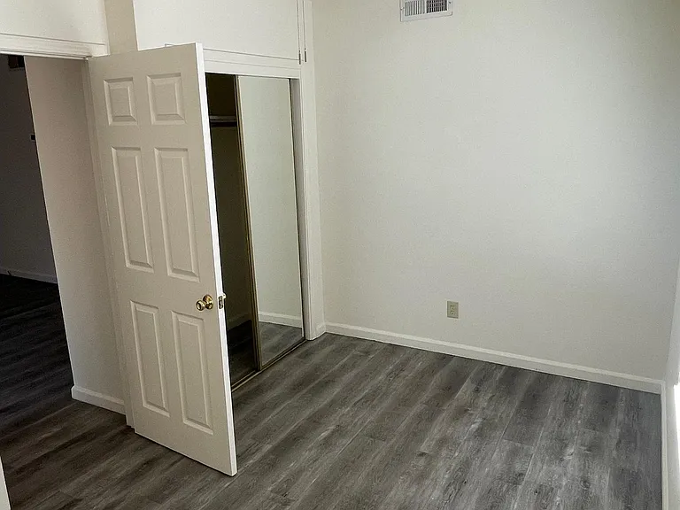 571 El Camino Ave — Photo 16