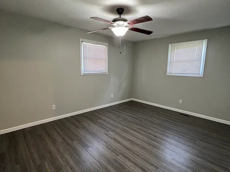 145 Lee Dr — Photo 9
