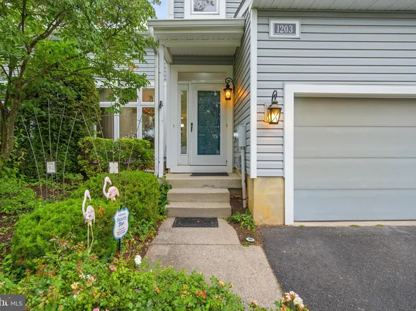 1203 Champlain Dr, Voorhees, NJ 08043