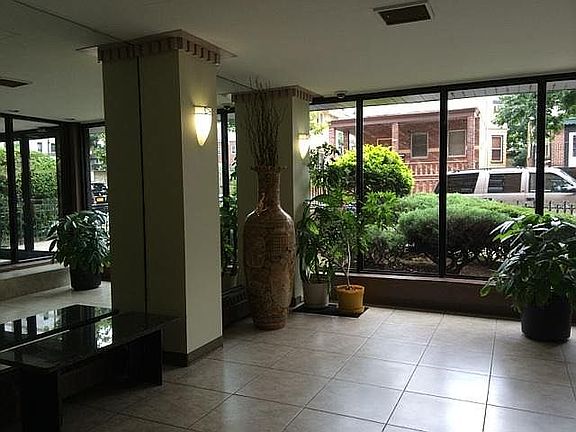 5th image of 275 Webster Ave APT 4K