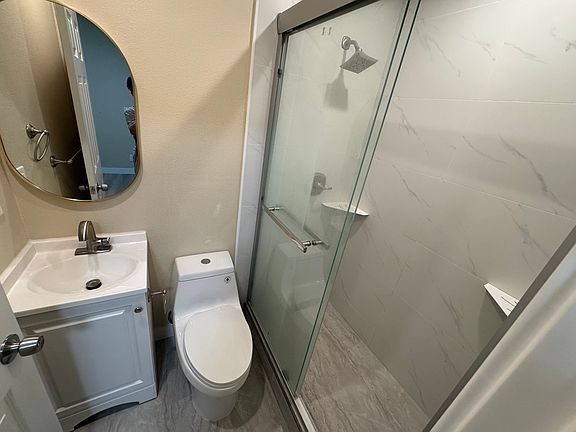5th image of 419 E William St #419