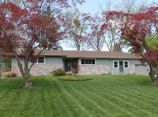 12 Metekunk Dr, Ewing, NJ 08638