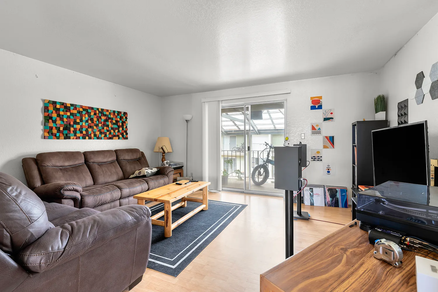 4 bed, 1408 sqft, $465 — Photo 2