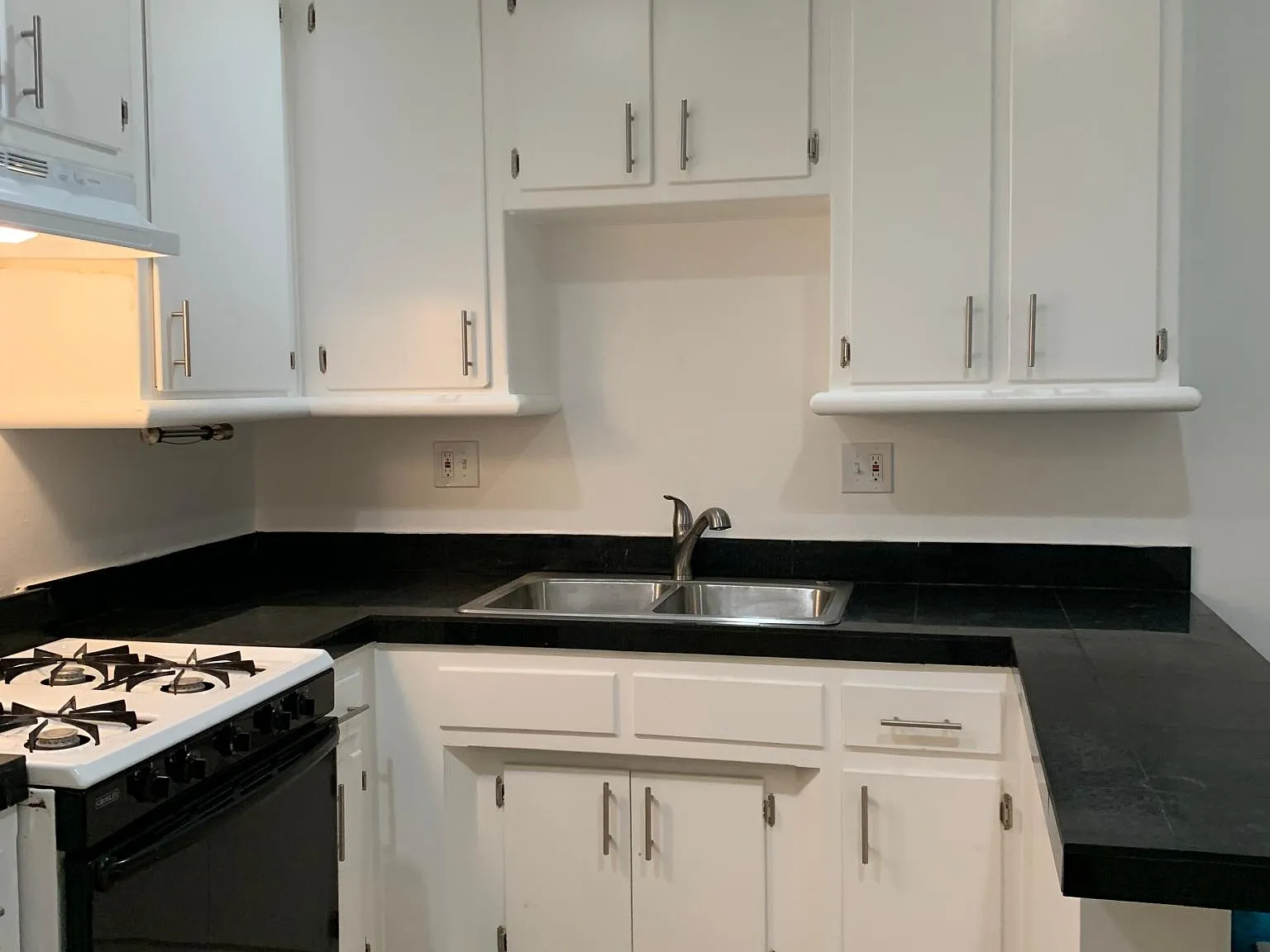 2 bed, 700 sqft, $2,095 — Photo 4