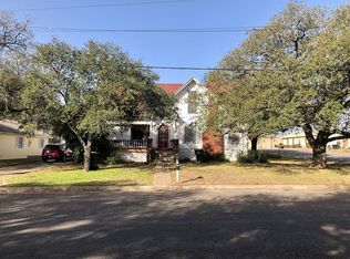 221 S Madison St, Giddings, TX 78942