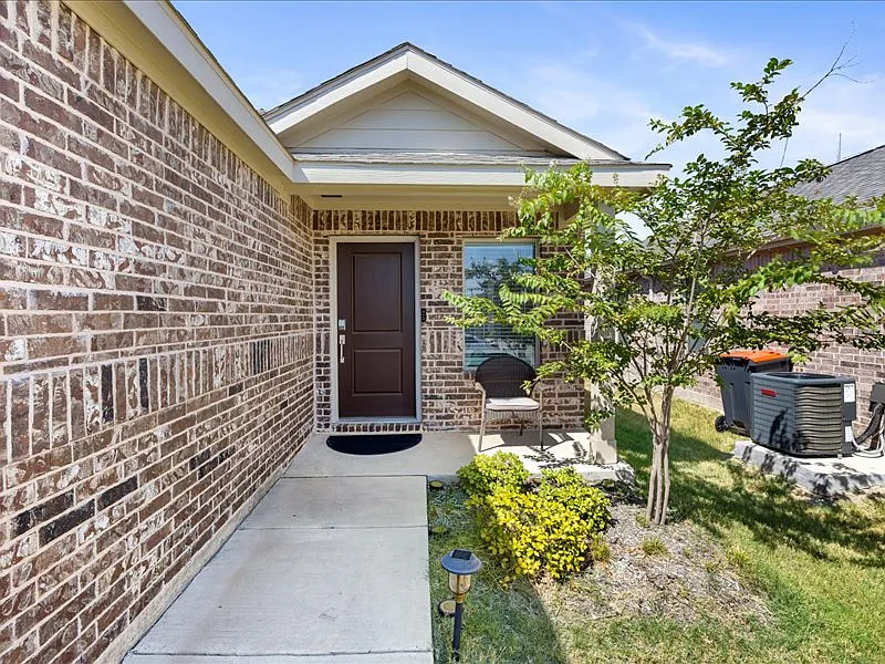 3 bed, 1505 sqft, $1,975 — Photo 4