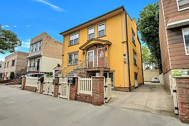 71-37 70th Street in Glendale