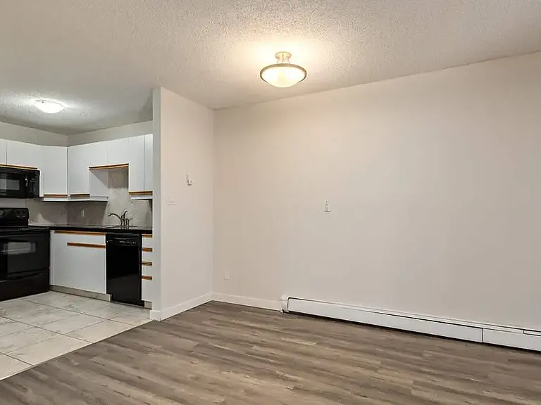 650 Meredith Rd NE — Photo 21