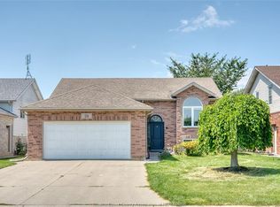 24 Briarwood Cres, Essex, ON N0R1G0