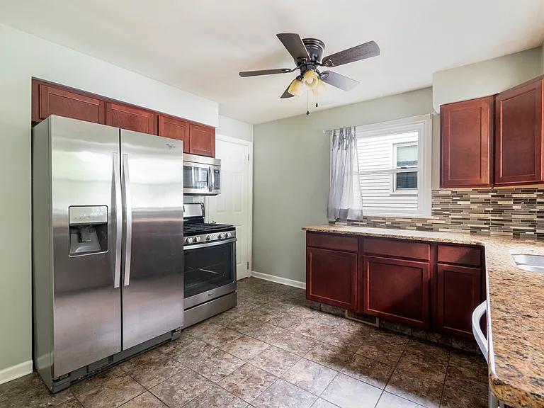 7116 Claybourne Ave — Photo 7