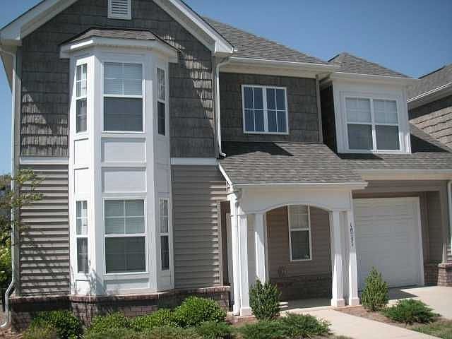 Front View of End Unit Town Home