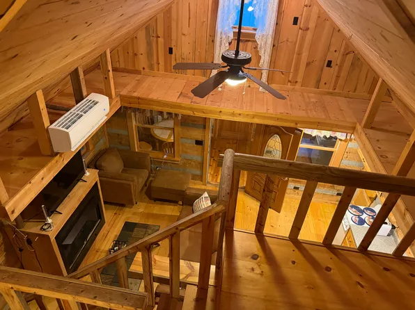 127 Longview Dr #1, Hendersonville, NC 28791