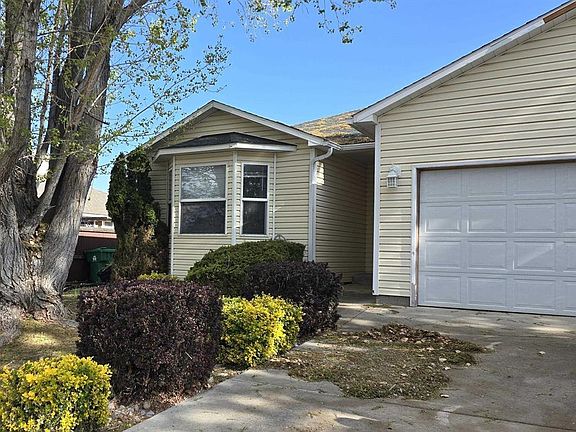 2nd image of 2131 Mead Lane #A & B