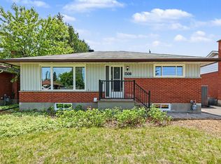 1308 Rustic Dr, Ottawa, ON K2C2Y1
