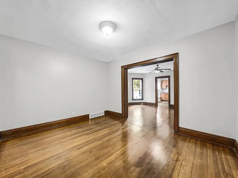 36 Callodine Ave #1 — Photo 5