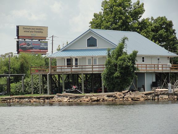 Front view of house from South Pass
