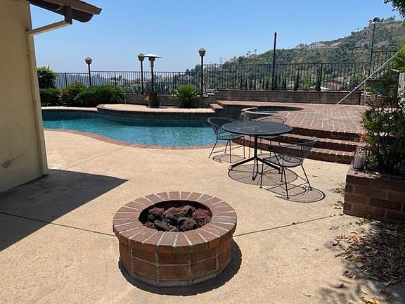 5th image of 2215 Lenore Dr