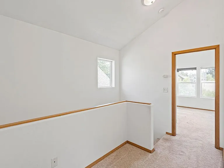 3328 NE 74th Ave — Photo 13