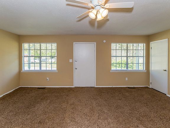 2nd image of 4015 Goodwin Rd