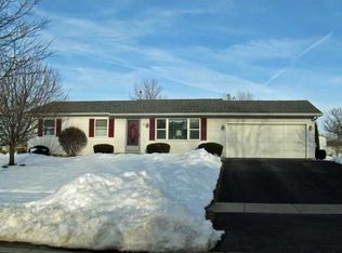 48 Markie Dr W, Gates, NY 14606