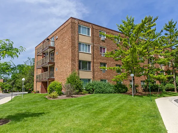 1500 Robin Cir APT 403, Hoffman Estates, IL 60169