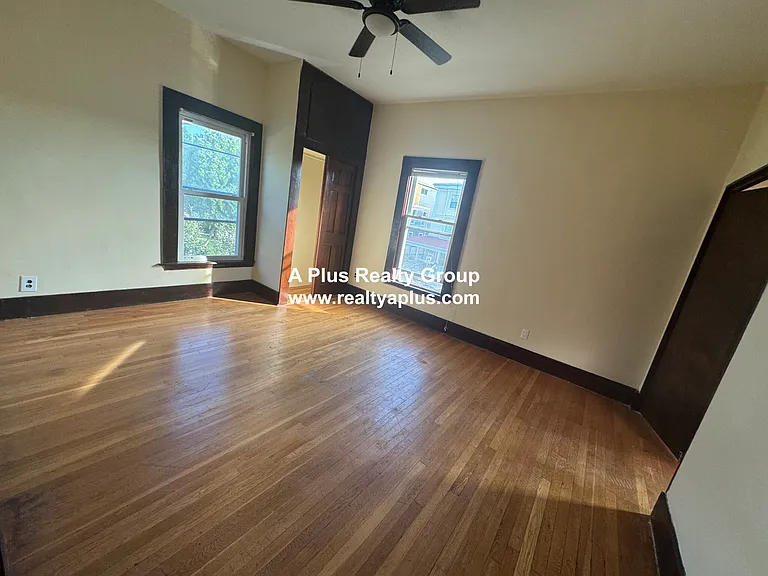 Arcadia St — Photo 4