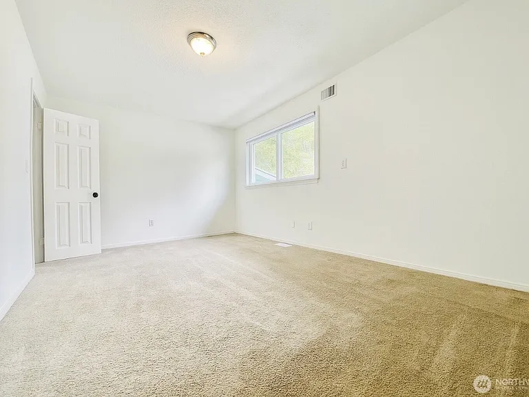 2105 S Kent Des Moines Rd #42 — Photo 2