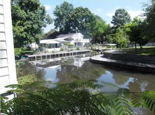 342 Lake Moultrie Dr, Bonneau, SC 29431