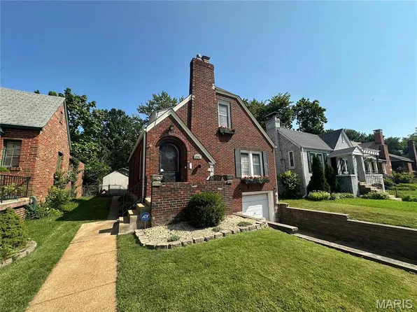 8781 Bridgeport Ave, Saint Louis, MO 63144