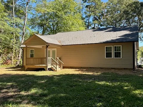 3 bed, 2.0 bath, 1360 sqft, $1,775 — Photo 3