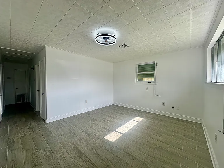 1752 Diane Dr — Photo 14