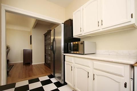 5th image of 481 10th Ave