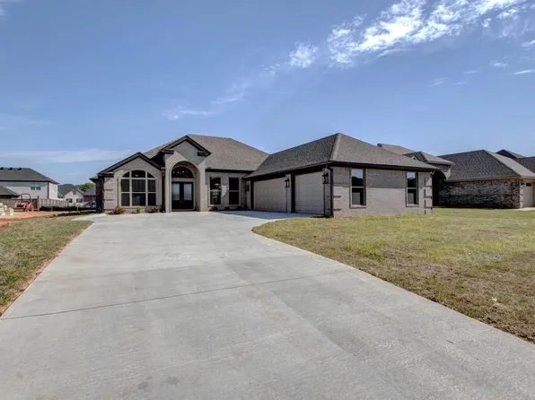 71 Lucia Ln, Maumelle, AR 72113